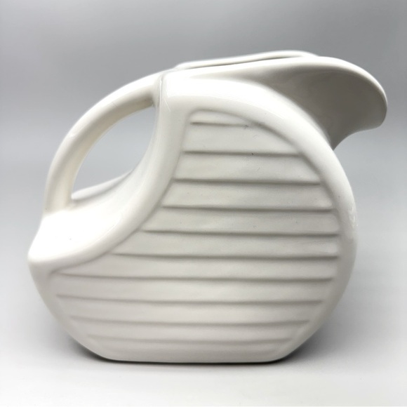 Vintage Feltman Langer USA Pottery
MCM White Ceramic Circle Pitcher - Picture 5 of 14